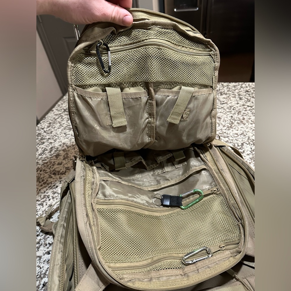SOG Large tactical backpack - Picture 3 of 5
